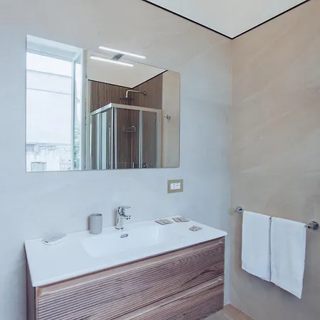 Dioniso's Stazione Apartment Neapel
